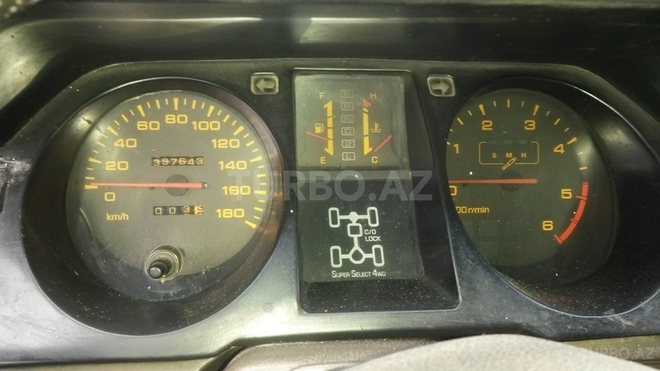 Mitsubishi Pajero 1992, 397,000 km - 0.3 л - İsmayıllı