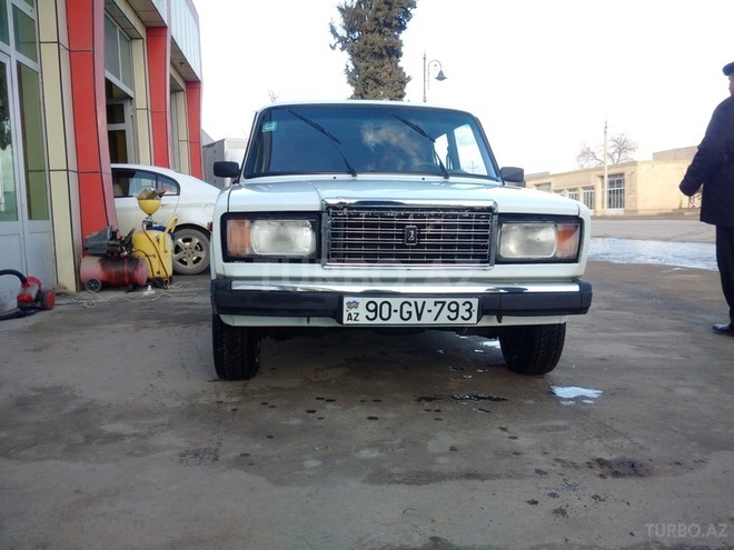 LADA (VAZ) 2107 2009, 116,783 km - 1.6 л - Salyan