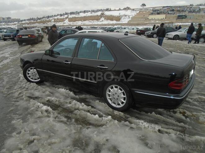 Mercedes E 270 1999, 267,000 km - 2.7 l - Bakı