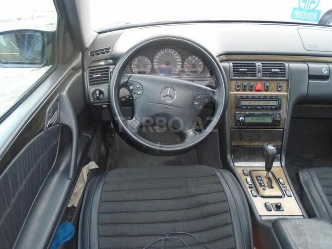 Mercedes E 270 1999, 267,000 km - 2.7 l - Bakı