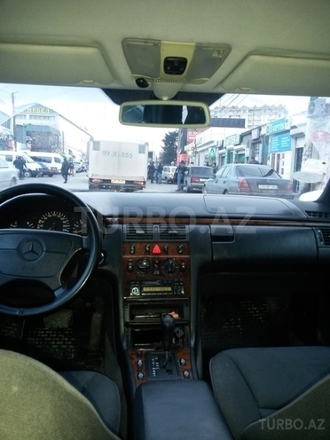 Mercedes E 240 1998, 250,000 km - 2.4 л - Bakı