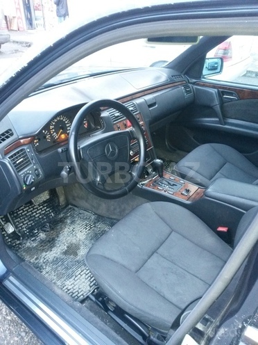 Mercedes E 240 1998, 250,000 km - 2.4 л - Bakı