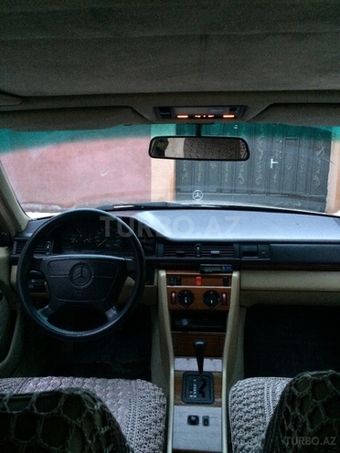 Mercedes E 200 1993, 242,122 km - 2.0 л - Bakı
