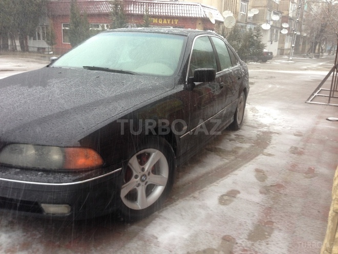 BMW 528 1999, 187,543 km - 2.8 l - Sumqayıt