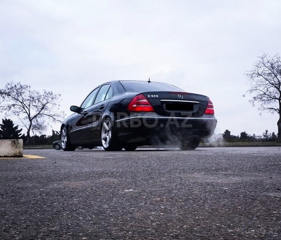 Mercedes E 320 2002, 199,000 km - 3.2 l - Bakı