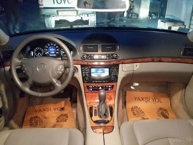 Mercedes E 320 2002, 199,000 km - 3.2 l - Bakı