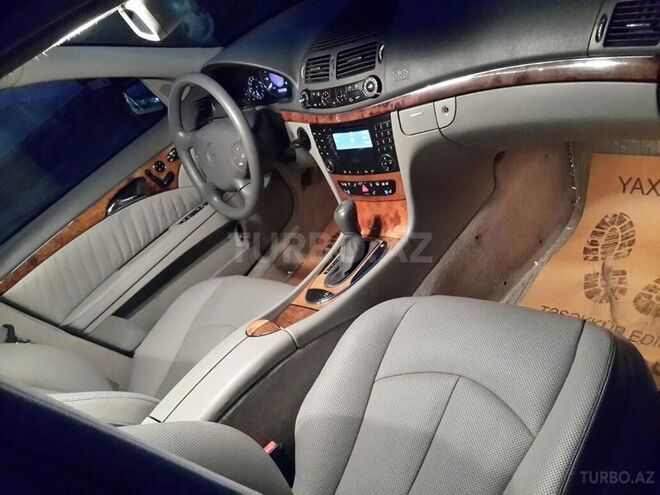 Mercedes E 320 2002, 199,000 km - 3.2 l - Bakı