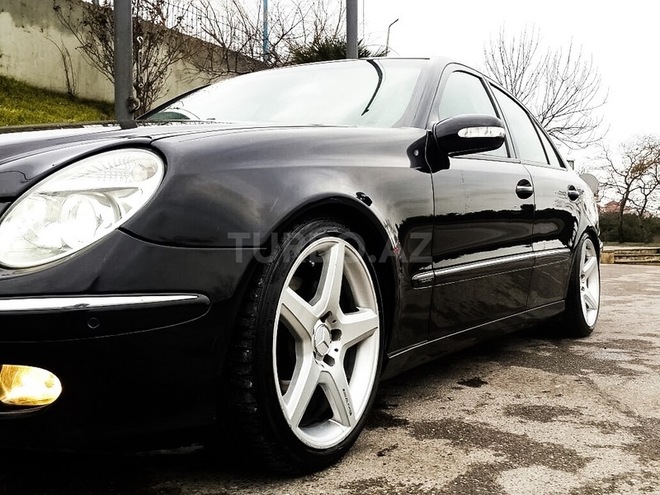 Mercedes E 320 2002, 199,000 km - 3.2 l - Bakı