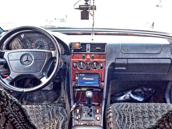 Mercedes C 240 1997, 270,000 km - 2.4 l - Quba