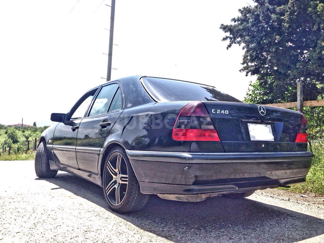 Mercedes C 240 1997, 270,000 km - 2.4 l - Quba