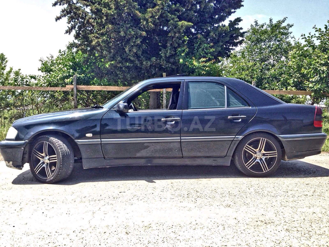 Mercedes C 240 1997, 270,000 km - 2.4 l - Quba