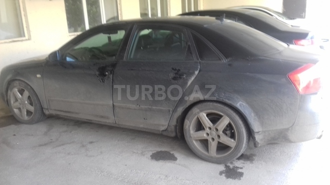 Audi A4 2003, 187,200 km - 1.8 l - Bakı