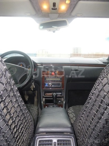 Mercedes E 230 1995, 240,000 km - 2.3 l - Bakı