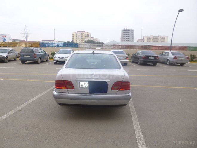 Mercedes E 230 1995, 240,000 km - 2.3 l - Bakı