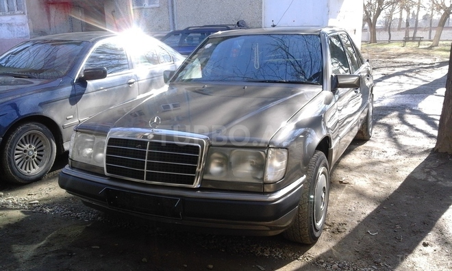 Mercedes E 230 1992, 380,000 km - 2.3 l - Mingəçevir