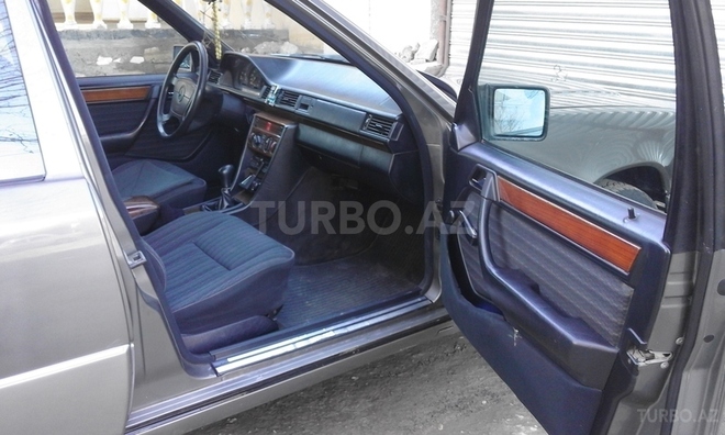 Mercedes E 230 1992, 380,000 km - 2.3 l - Mingəçevir
