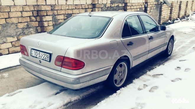 Mercedes E 230 1996, 294,132 km - 2.3 л - Bakı