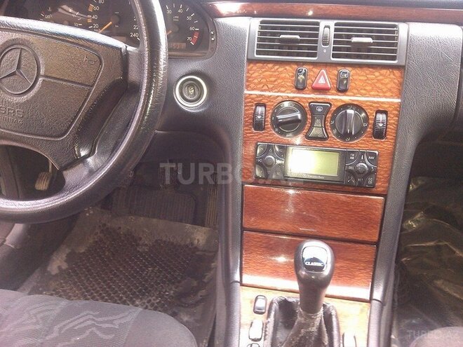 Mercedes E 200 1998, 248,560 km - 2.0 л - Gəncə
