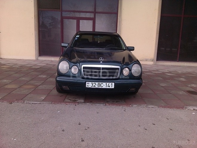 Mercedes E 200 1998, 248,560 km - 2.0 л - Gəncə