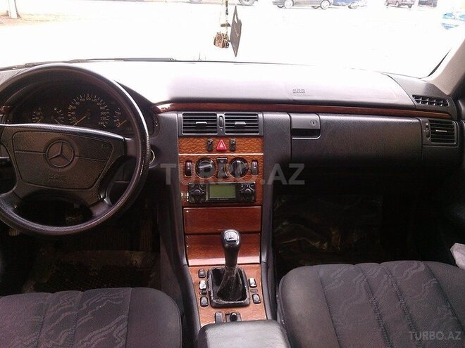 Mercedes E 200 1998, 248,560 km - 2.0 л - Gəncə