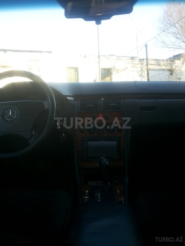 Mercedes E 230 1995, 502,000 km - 2.3 l - Bakı