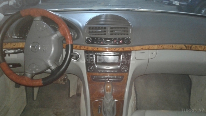 Mercedes E 220 2003, 247,000 km - 0.3 л - Naxçıvan