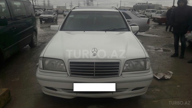 Mercedes C 220 1999, 220,000 km - 2.2 l - Bakı