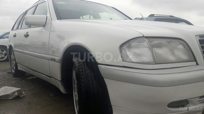 Mercedes C 220 1999, 220,000 km - 2.2 l - Bakı