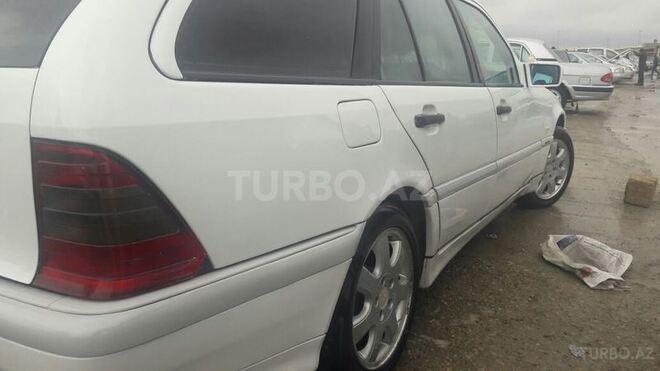 Mercedes C 220 1999, 220,000 km - 2.2 l - Bakı