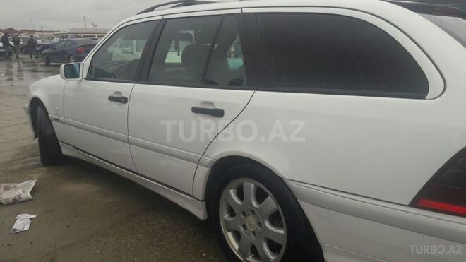 Mercedes C 220 1999, 220,000 km - 2.2 l - Bakı