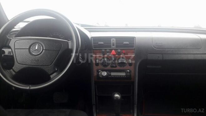 Mercedes C 220 1999, 220,000 km - 2.2 l - Bakı