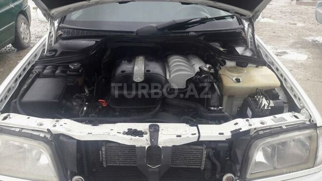Mercedes C 220 1999, 220,000 km - 2.2 l - Bakı