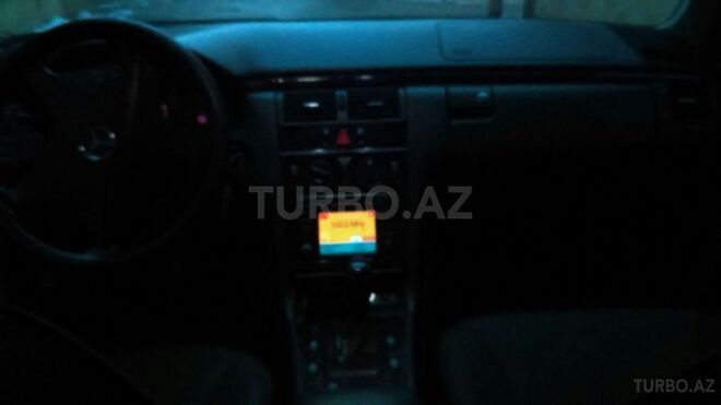Mercedes E 220 2001, 395,000 km - 2.2 l - Bakı