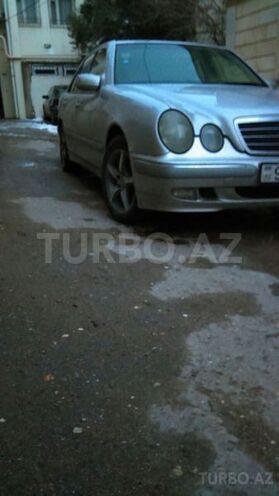 Mercedes E 220 2001, 395,000 km - 2.2 l - Bakı