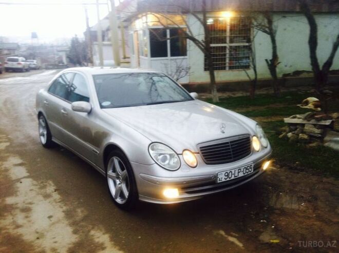 Mercedes E 220 2002, 105,500 km - 2.2 l - Bakı