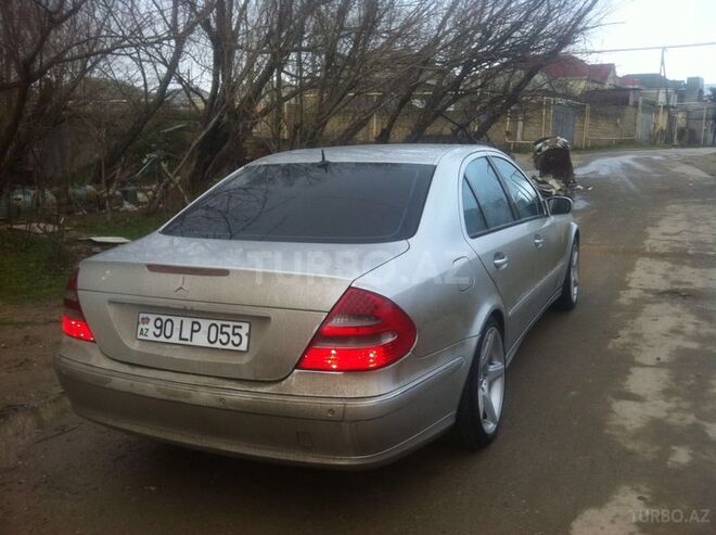 Mercedes E 220 2002, 105,500 km - 2.2 l - Bakı