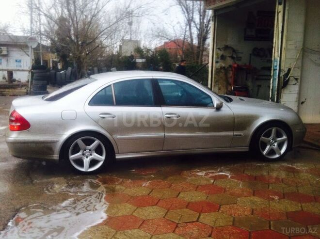 Mercedes E 220 2002, 105,500 km - 2.2 l - Bakı