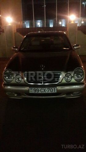 Mercedes E 220 2001, 296,000 km - 2.2 л - Bakı