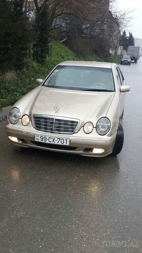 Mercedes E 220 2001, 296,000 km - 2.2 л - Bakı