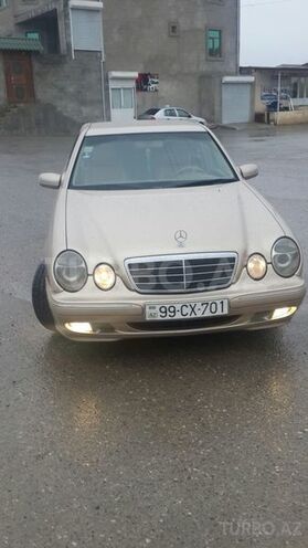 Mercedes E 220 2001, 296,000 km - 2.2 л - Bakı