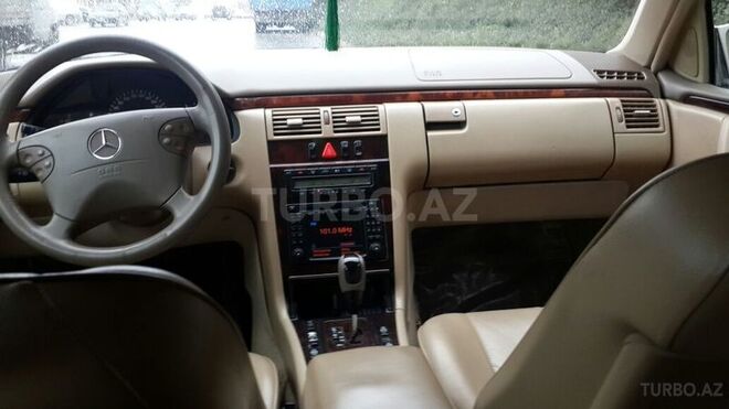 Mercedes E 220 2001, 296,000 km - 2.2 л - Bakı