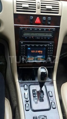 Mercedes E 220 2001, 296,000 km - 2.2 л - Bakı