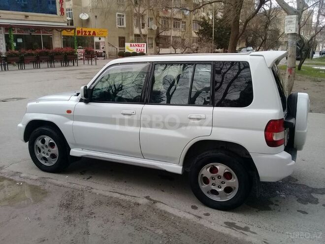 Mitsubishi Pajero io 2000, 200,000 km - 2.0 l - Bakı