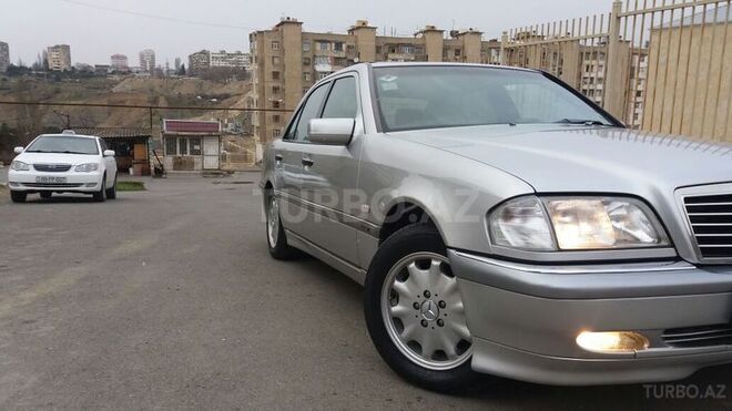 Mercedes C 180 1999, 240,000 km - 1.8 л - Bakı