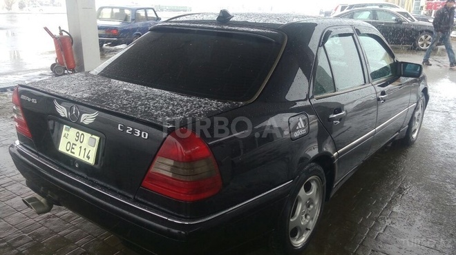 Mercedes C 230 1996, 226,000 km - 2.3 l - Qazax