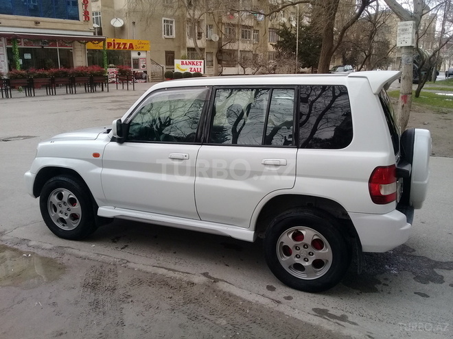 Mitsubishi Pajero io 2000, 250,000 km - 2.0 l - Bakı