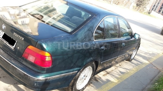 BMW 528 1996, 326,000 km - 2.8 л - Bakı