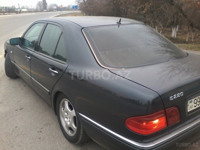 Mercedes E 220 1999, 255,000 km - 2.2 l - Yevlax
