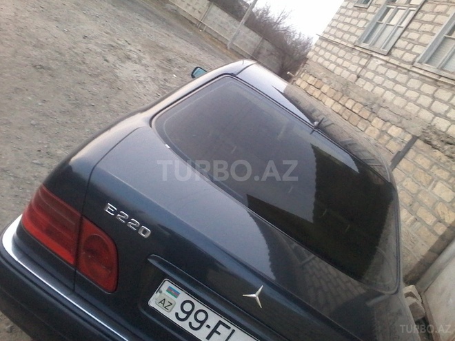 Mercedes E 220 1999, 255,000 km - 2.2 l - Yevlax