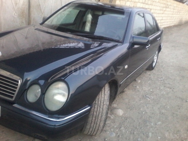 Mercedes E 220 1999, 255,000 km - 2.2 l - Yevlax